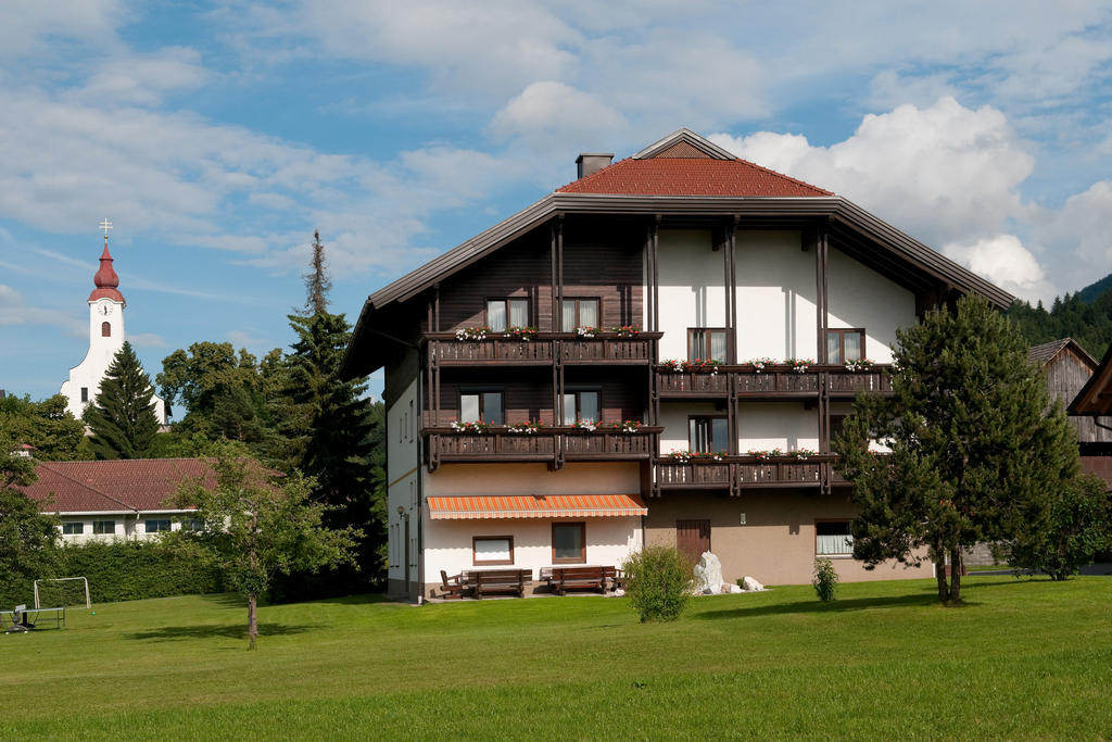 Hotel Hubertushof à Latschach ober dem Faakersee Extérieur photo