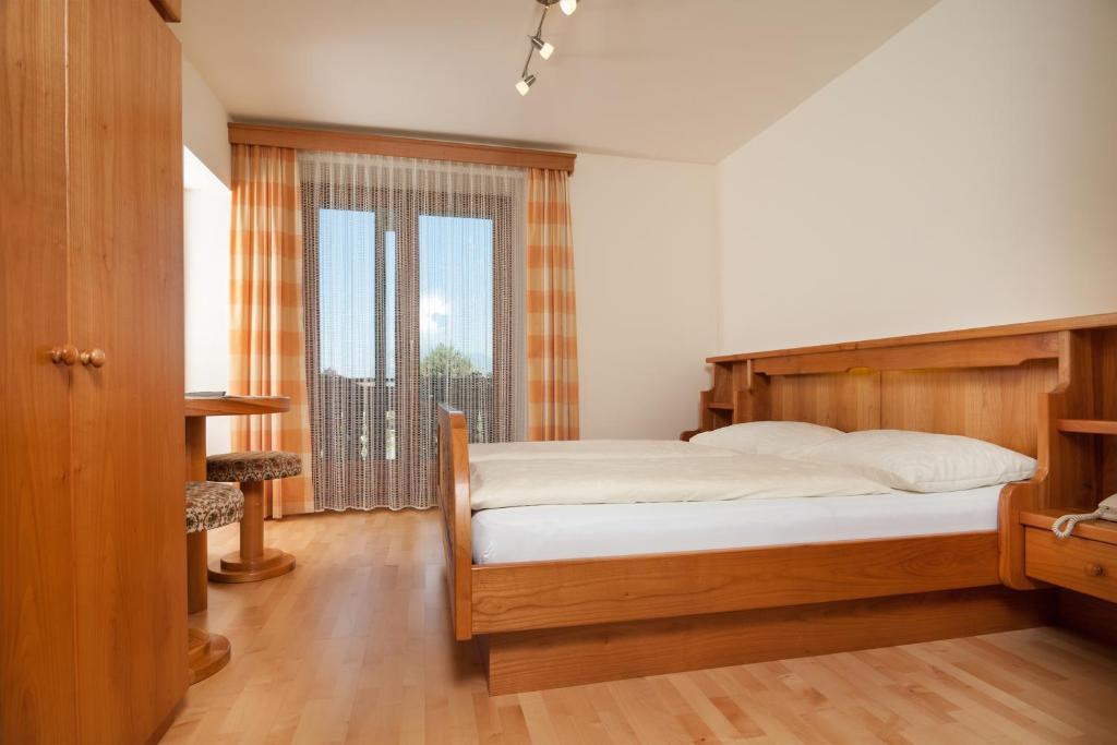 Hotel Hubertushof à Latschach ober dem Faakersee Extérieur photo