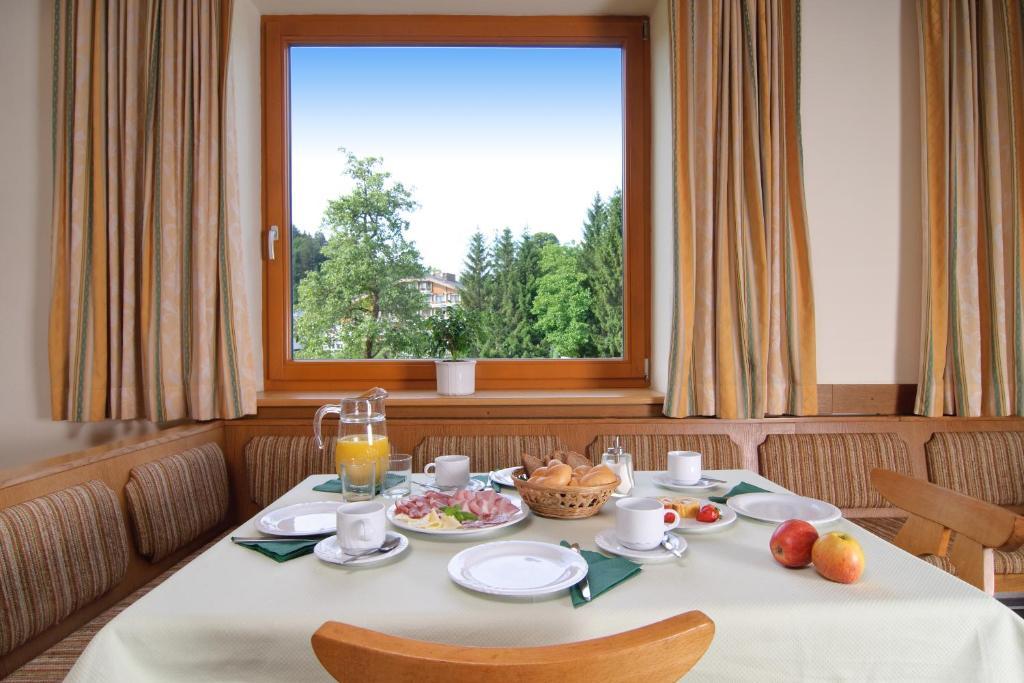 Hotel Hubertushof à Latschach ober dem Faakersee Chambre photo