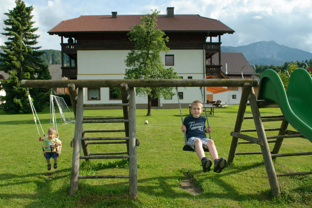 Hotel Hubertushof à Latschach ober dem Faakersee Extérieur photo